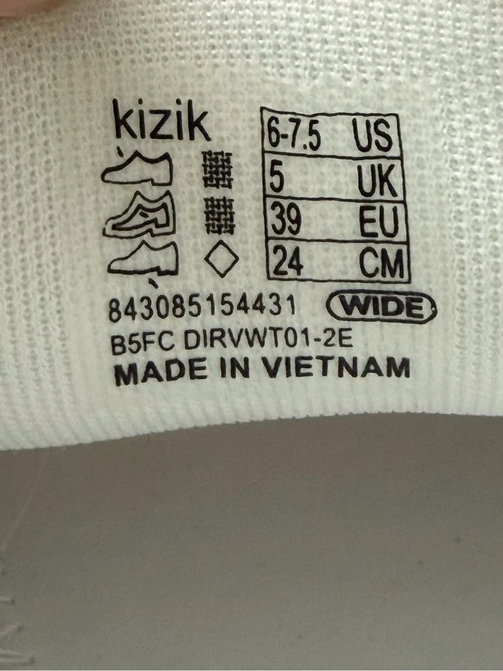Kizik Irvine Hands Free Canvas Sneaker in White Women’s 7.5 WIDE